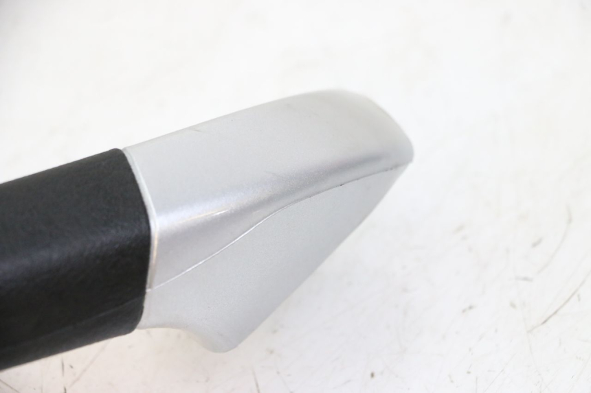 photo de REAR HANDLEBARS PIAGGIO MP3 LT 400 (2007 - 2012) - Fixing points details