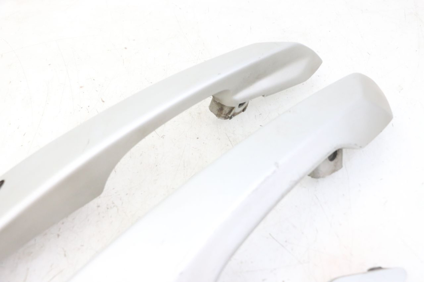 photo de GRAB RAIL PEUGEOT SATELIS 125 (2013 - 2018) - Additional view of the item