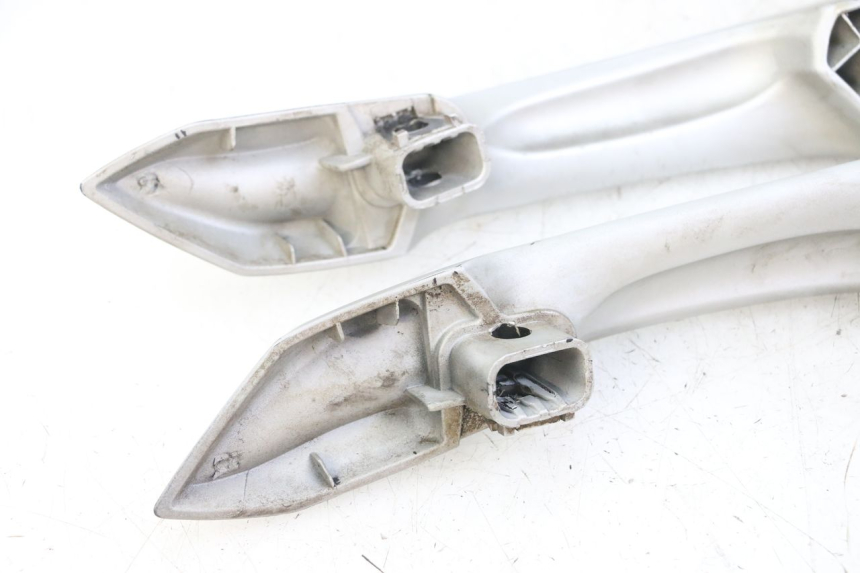 photo de GRAB RAIL PEUGEOT SATELIS 125 (2013 - 2018) - Product overview