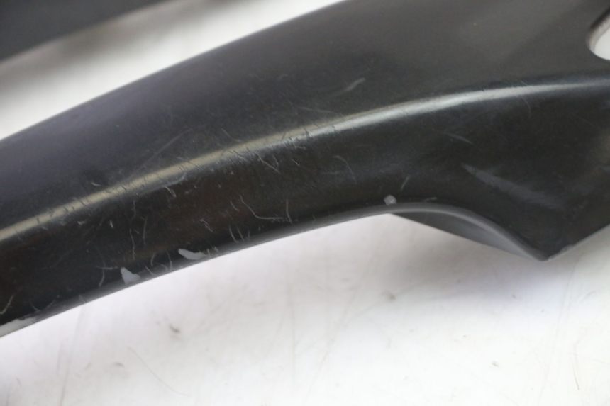 photo de GRAB RAIL PEUGEOT SATELIS 125 (2013 - 2018) - Zoom on usage condition