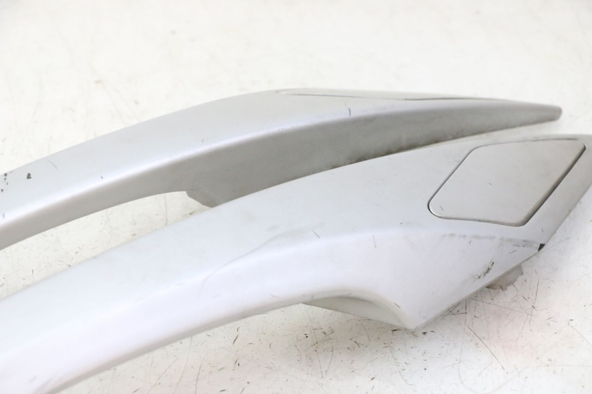 photo de REAR HANDLEBARS PEUGEOT SATELIS 125 (2006 - 2009) - Surface and material condition