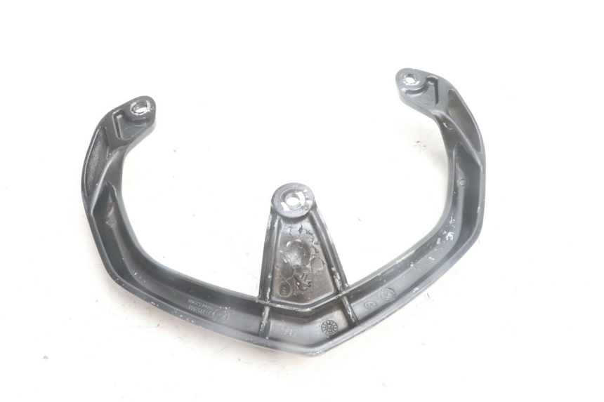 photo de GRAB RAIL PEUGEOT STREETZONE NAKED 2T 50 (2014 - 2018) - Fixing points details