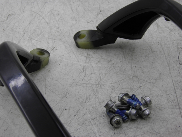 photo de GRAB RAIL  SUZUKI BURGMAN EXECUTIVE 650 (2008 - 2010) - Component detail