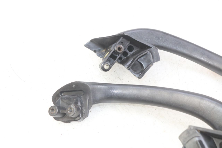 photo de REAR HANDLEBARS PIAGGIO X9 EVOLUTION 125 (2003 - 2007) - Technical close-up