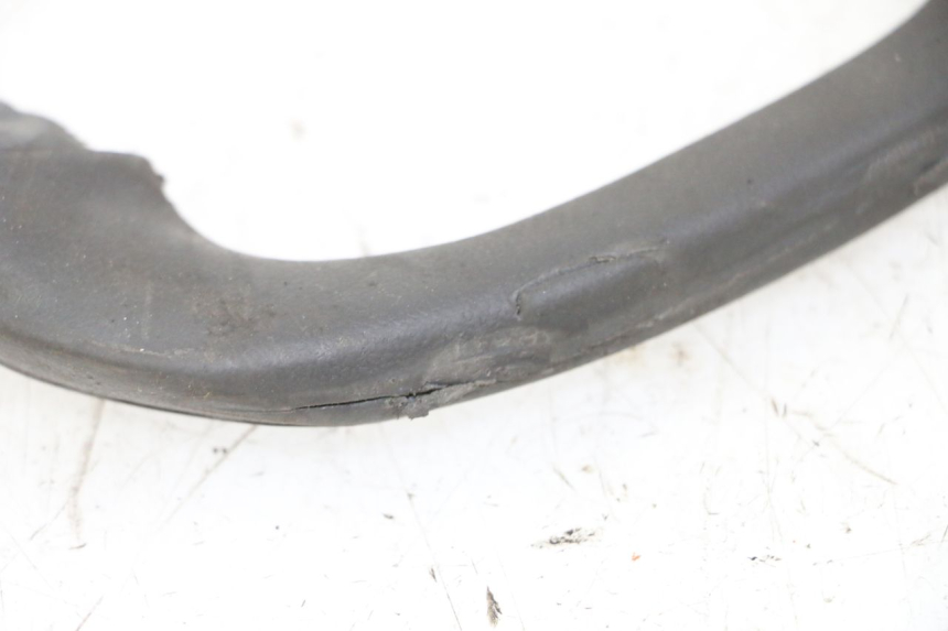 photo de GRAB RAIL  YAMAHA XJN DIVERSION 600 (2000 - 2003) - Fixing points details