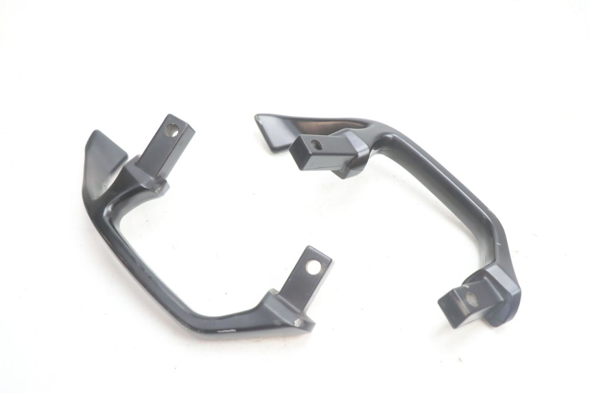 photo de GRAB RAIL  KAWASAKI ZX-6R ZX6R 600 (1995 - 1997) - High-resolution close-up