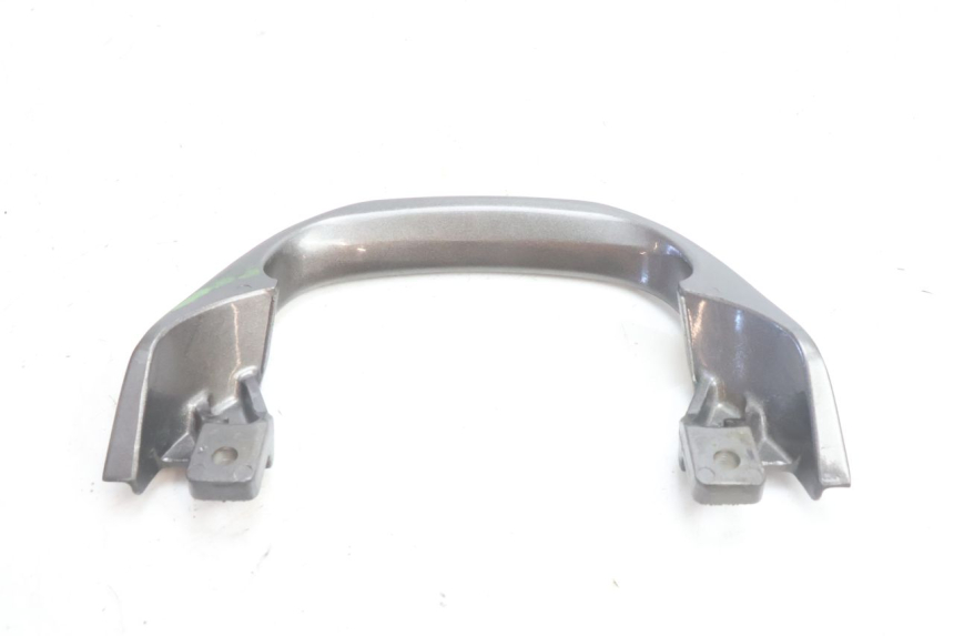 photo de GRAB RAIL  KAWASAKI ZZR 600 (1995 - 2004) - Surface and material condition