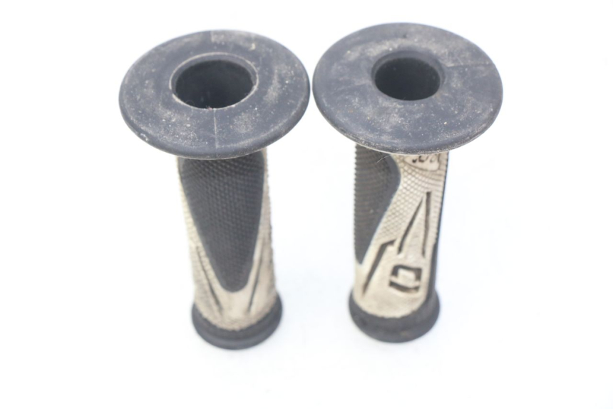 photo de HANDLEBAR GRIP MBK BOOSTER SPIRIT NAKED 50 (2004 - 2017) - Component detail