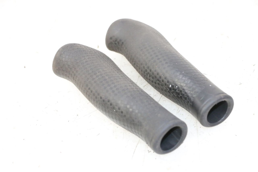 photo de HANDLEBAR GRIP KUKIRIN G2 MASTER 1 - Component detail