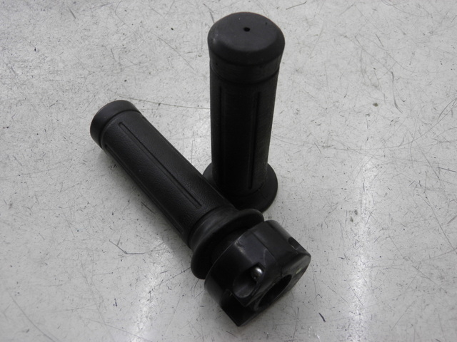 photo de HANDLEBAR GRIP HONDA NHX LEAD 110 (2008 - 2010) - Main view
