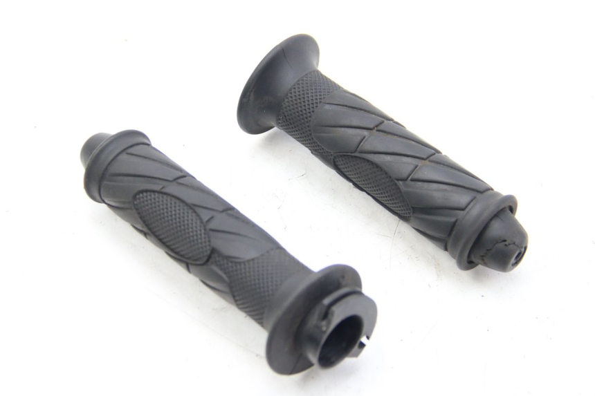 photo de HANDLEBAR GRIP ORCAL KITE 4T 50 (2019 - 2023) - Zoom on usage condition