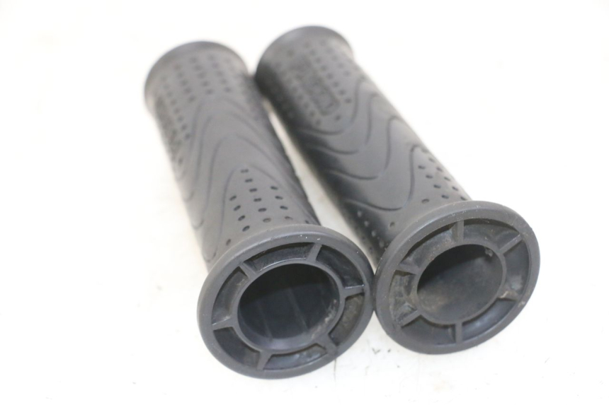 photo de HANDLEBAR GRIP PIAGGIO MP3 LT 300 (2010 - 2016) - Component detail