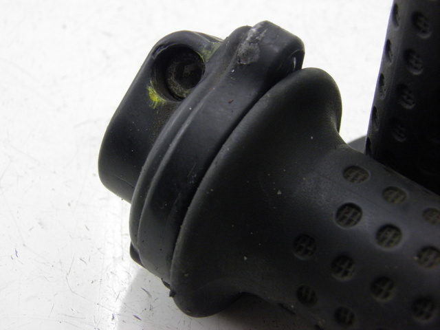 photo de HANDLEBAR GRIP PIAGGIO MP3 RL 125 (2008 - 2009) - Component detail