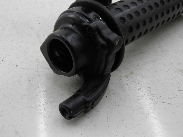 photo de HANDLEBAR GRIP PIAGGIO XEVO - X EVO 125 (2007 - 2017) - Technical close-up