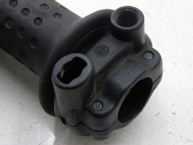 photo de HANDLEBAR GRIP PIAGGIO XEVO 400 (2007) - Component detail