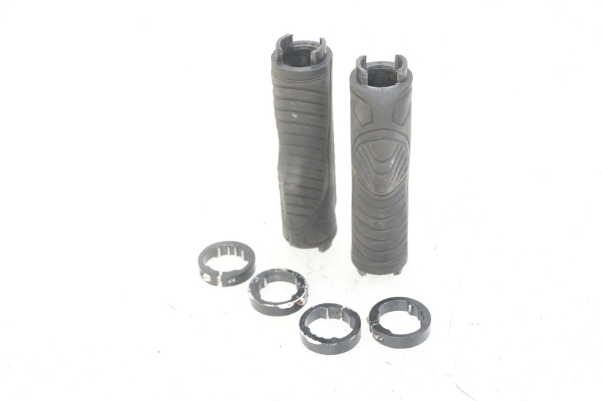 photo de HANDLEBAR GRIP PUNK ELECTRIC RIDER 1 - Component detail