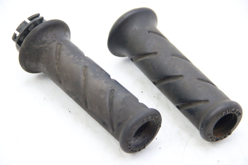 photo de HANDLEBAR GRIP PEUGEOT SATELIS COMPRESSOR K15 125 (2006 - 2009) - Component detail