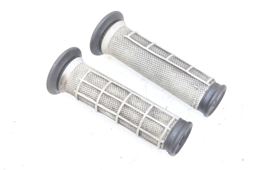 photo de HANDLEBAR GRIP YAMAHA YFM R RAPTOR 250 (2008 - 2014) - Alternative perspective