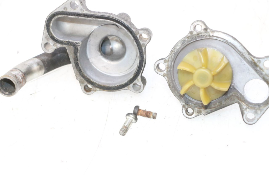 photo de WATER PUMP SUZUKI BURGMAN 125 (2007 - 2014) - Fixing points details