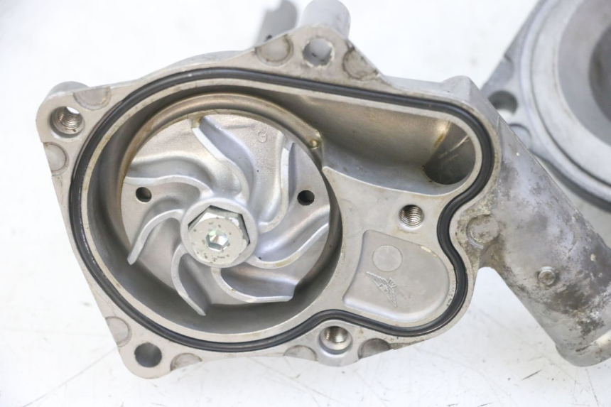 photo de WATER PUMP HONDA CB R 1000 (2018 - 2023) - Checked used part