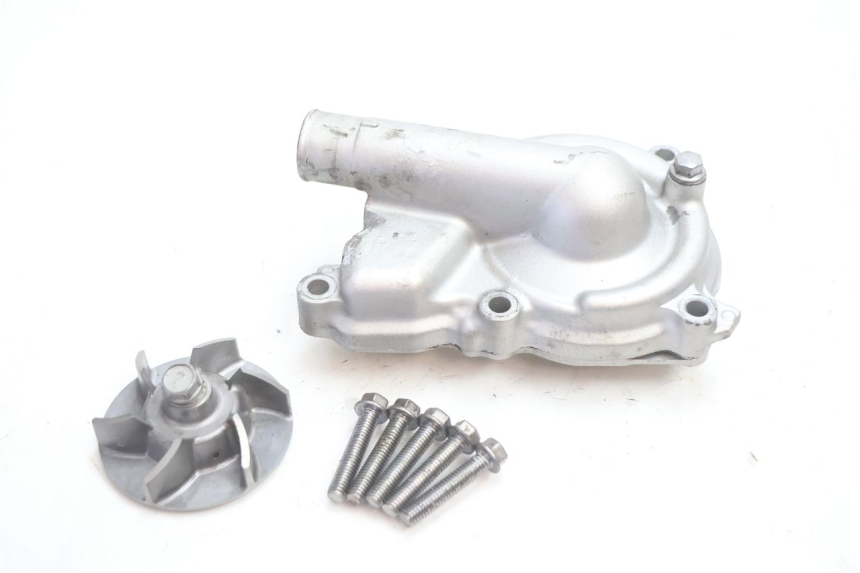 photo de WATER PUMP KAWASAKI ER-6 ER6 N 650 (2005 - 2009) - Fixing points details
