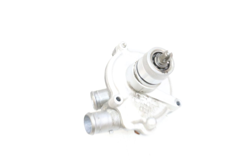 photo de WATER PUMP YAMAHA FJR ABS 1300 (2006 - 2012) - Alternative perspective