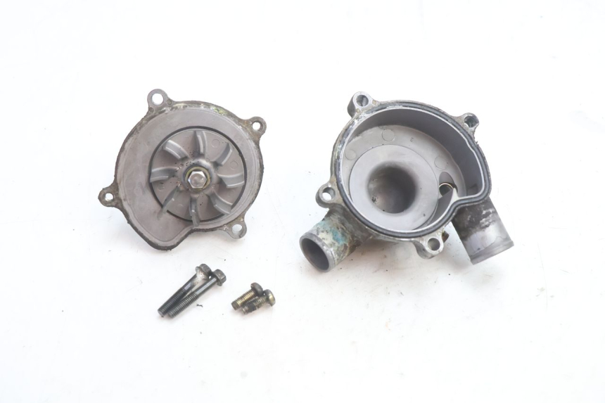 photo de WATER PUMP SUZUKI GSR 600 (2005 - 2012) - Alternative perspective