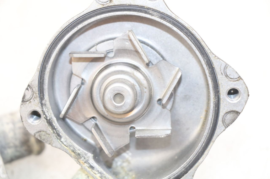 photo de WATER PUMP HONDA VFR FI RC46 800 (1998 - 2001) - Surface and material condition