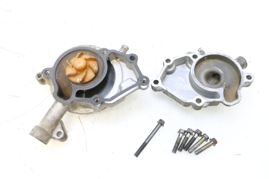 photo de WATER PUMP YAMAHA X-MAX XMAX 125 (2010 - 2013) - Alternative perspective