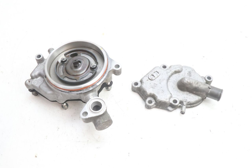 photo de WATER PUMP YAMAHA X-MAX XMAX 125 (2010 - 2013) - Alternative perspective
