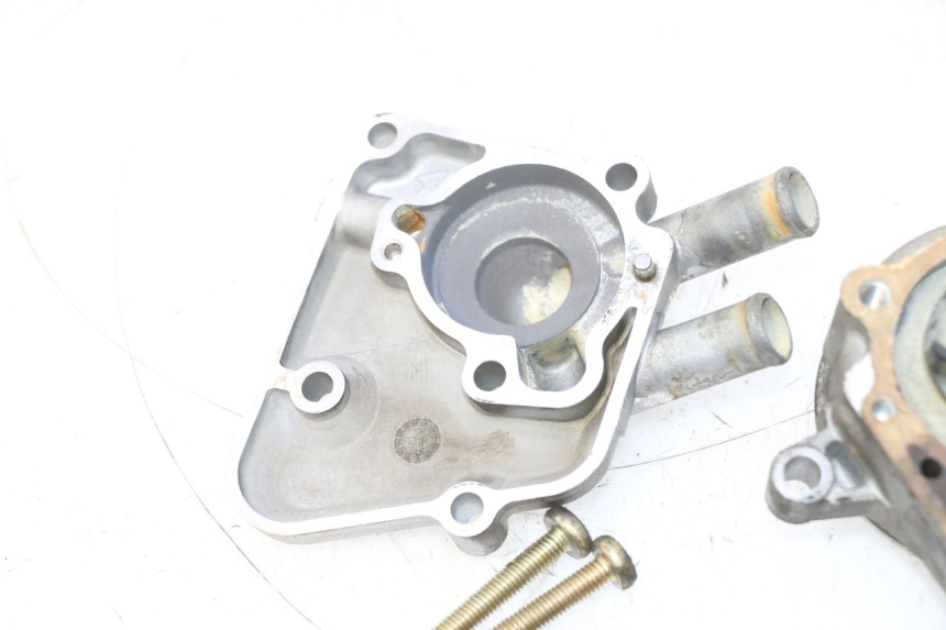 photo de WATER PUMP YAMAHA YP MAJESTY 125 (2007 - 2010) - Fixing points details
