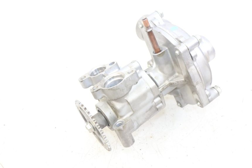photo de WATER PUMP YAMAHA YZF R1 1000 (2007 - 2008) - Fixing points details