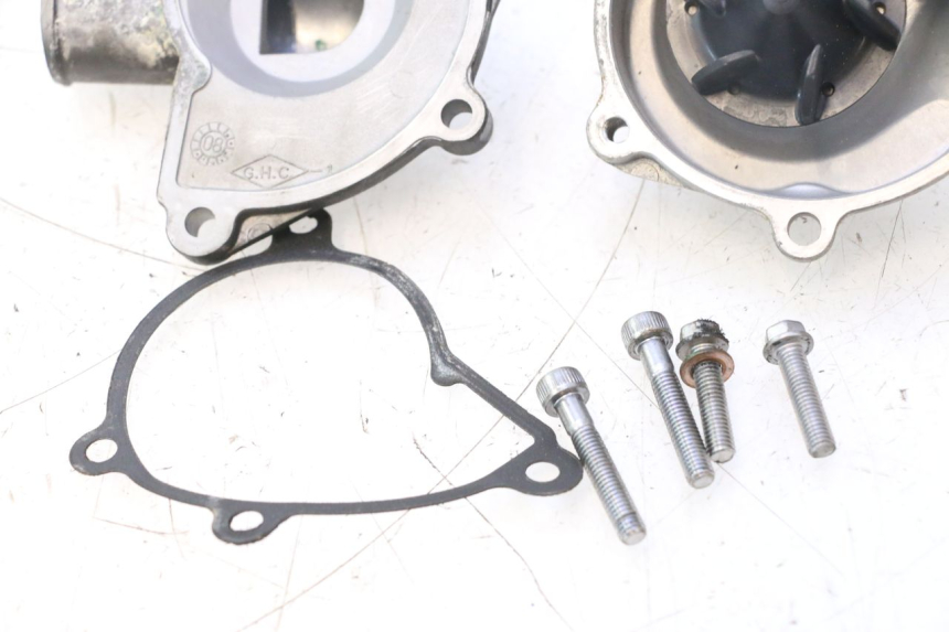 photo de WATER PUMP YAMAHA YZF R6 600 (2008 - 2009) - Technical close-up