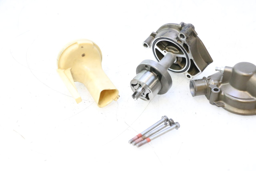 photo de WATER PUMP KAWASAKI ZX-6R ZX6R 600 (2000 - 2002) - Technical close-up