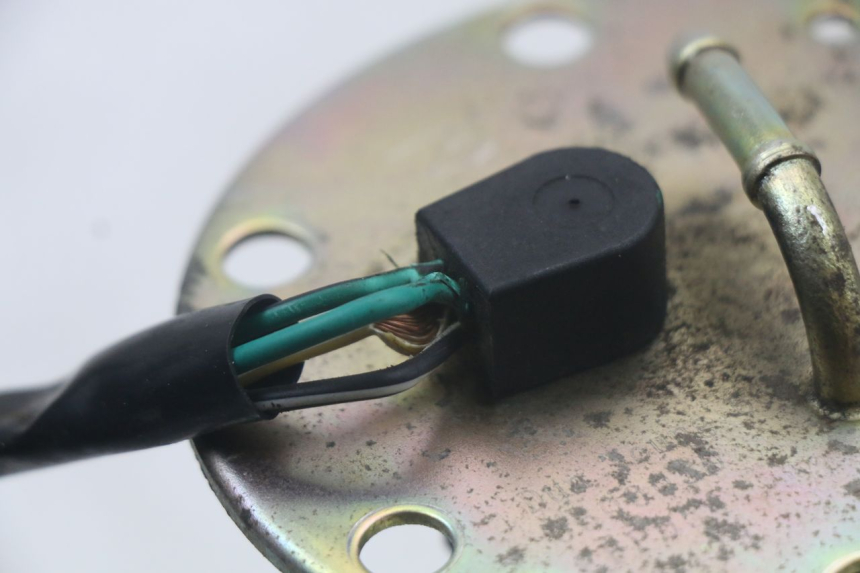 photo de FUEL PUMP QUADRO 3D S 350 (2013 - 2018) - Surface and material condition