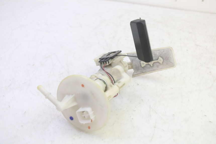 photo de FUEL PUMP SUZUKI BURGMAN 125 (2007 - 2014) - Zoom on usage condition