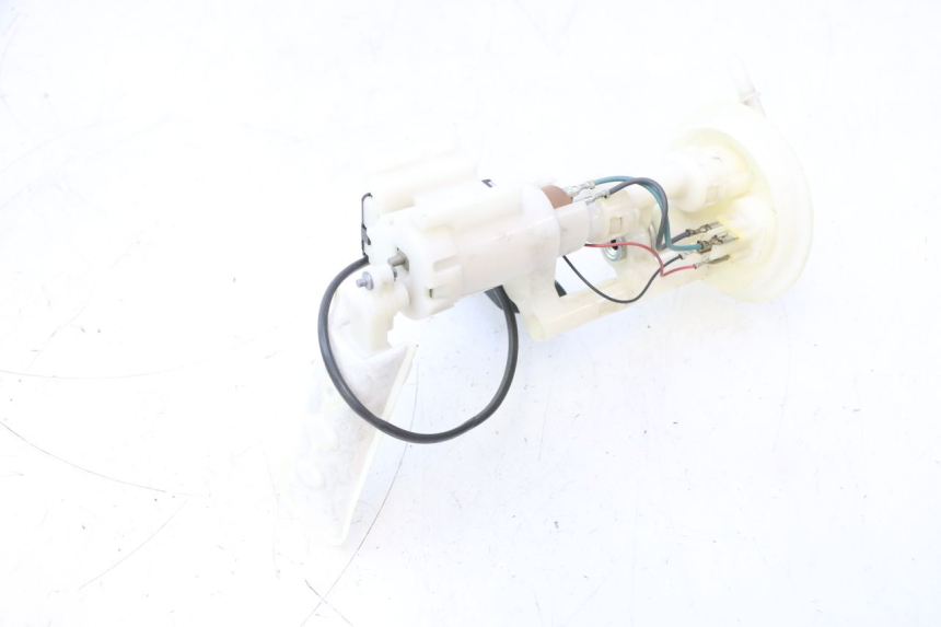 photo de FUEL PUMP SUZUKI BURGMAN 125 (2007 - 2014) - Alternative perspective