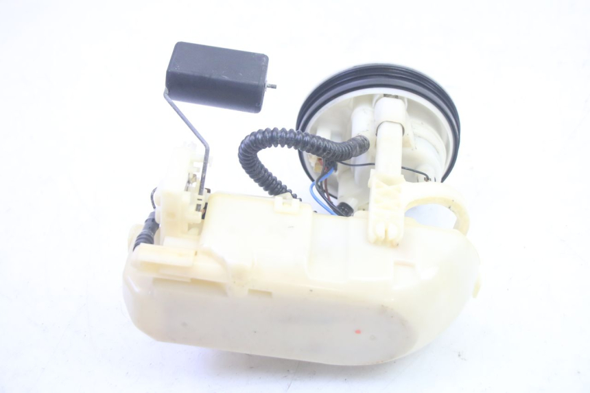 photo de FUEL PUMP SUZUKI BURGMAN EXECUTIVE ABS 650 (2006 - 2012) - Fixing points details