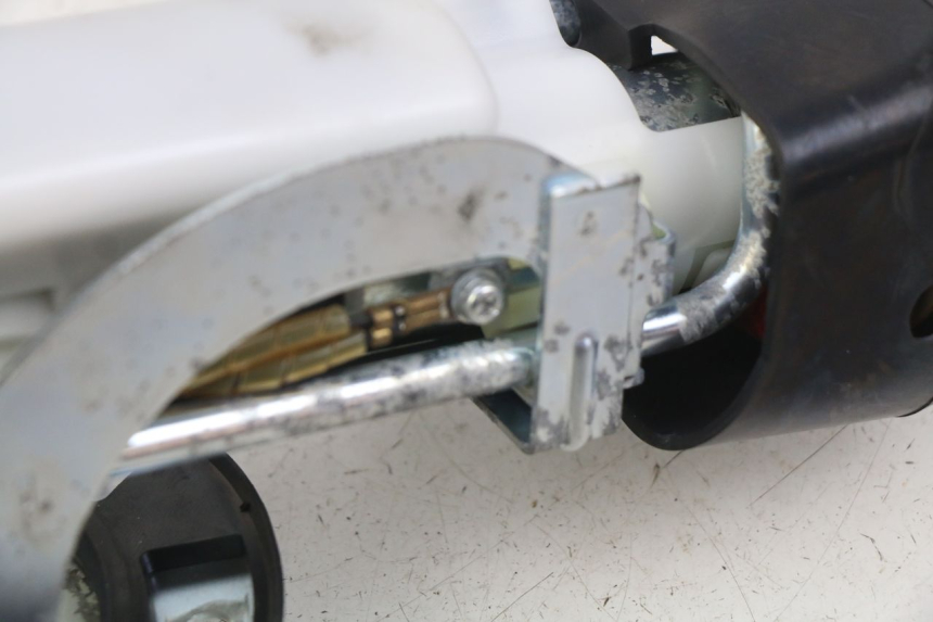 photo de FUEL PUMP HONDA CB R 1000 (2018 - 2023) - Alternative perspective