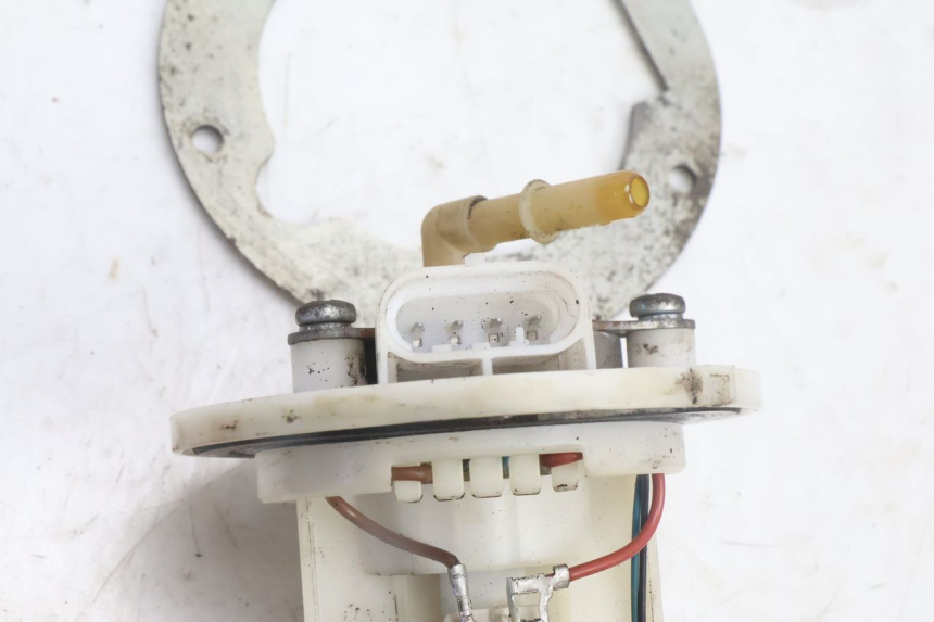 photo de FUEL PUMP PEUGEOT CITYSTAR 125 (2011 - 2017) - Fixing points details