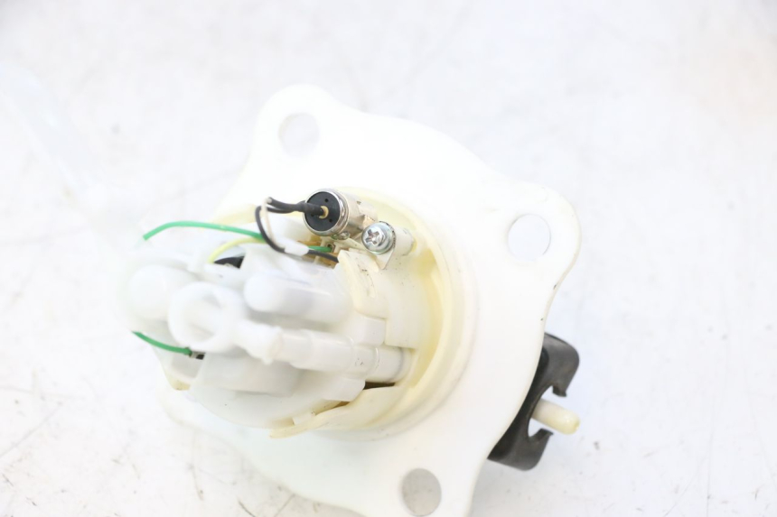 photo de FUEL PUMP HONDA CRF CR-F 125 (2020 - 2021) - Technical close-up