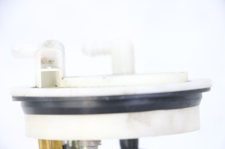 photo de FUEL PUMP PEUGEOT ELYSTAR 125 (2002 - 2007) - Surface and material condition