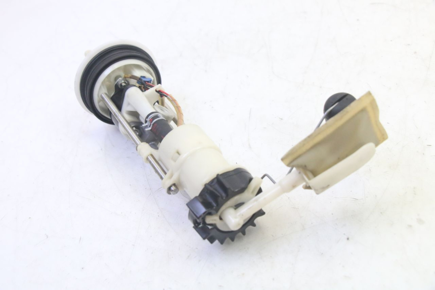 photo de FUEL PUMP HONDA FES S-WING SWING ABS 125 (2007 - 2015) - Technical close-up