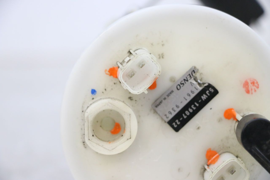 photo de FUEL PUMP YAMAHA FJR ABS 1300 (2006 - 2012) - Additional view of the item