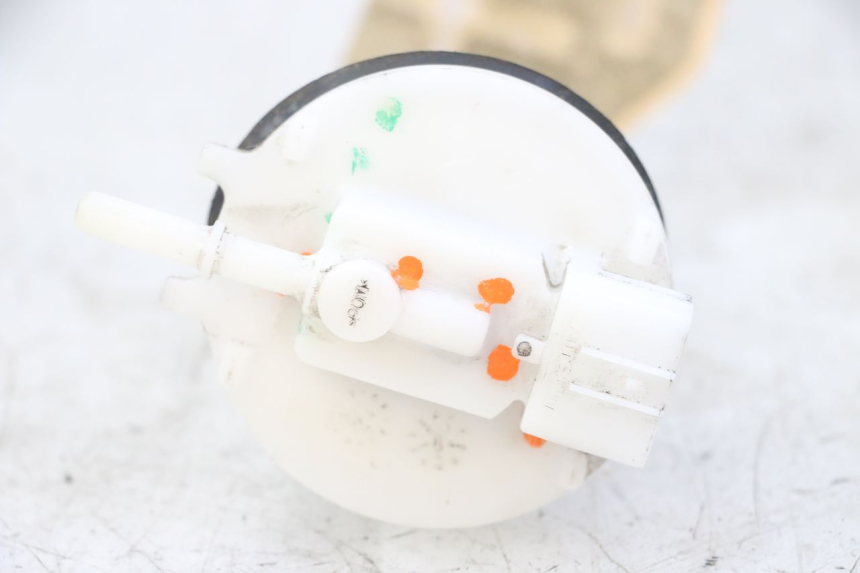 photo de FUEL PUMP HONDA FORZA ABS 300 (2013 - 2017) - Surface and material condition
