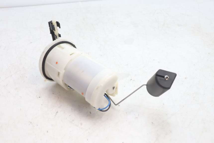 photo de FUEL PUMP YAMAHA FZ8 800 (2010 - 2016) - Fixing points details