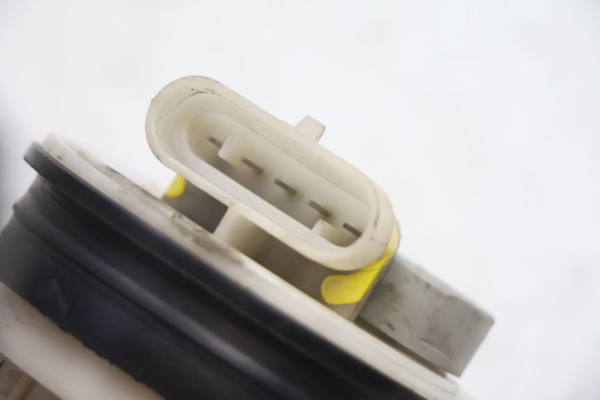 photo de FUEL PUMP GILERA GP 800 (2007 - 2013) - Fixing points details