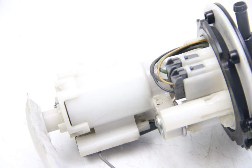 photo de FUEL PUMP YAMAHA HW XENTER 125 (2011 - 2017) - Alternative perspective