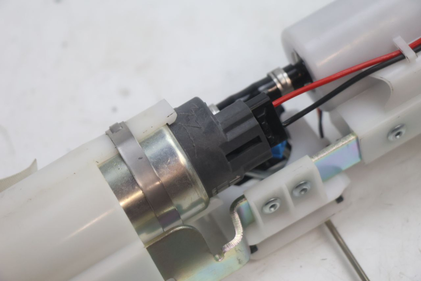 photo de FUEL PUMP PIAGGIO MP3 HPE 530 (2022 - 2026) - Technical close-up