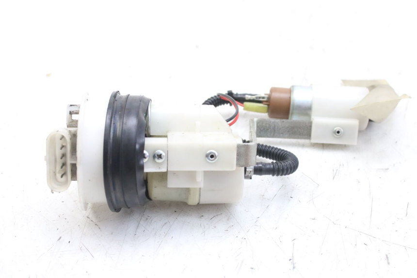 photo de FUEL PUMP PIAGGIO MP3 RL 250 (2006 - 2010) - Surface and material condition
